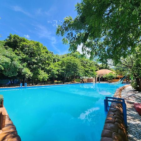 Wally World Inn Comayagua Bagian luar foto