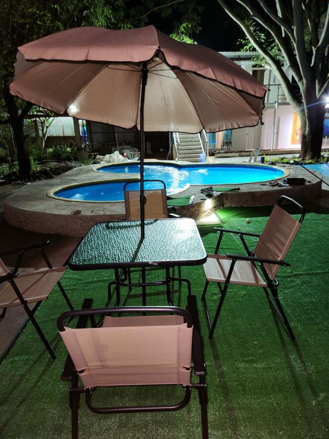 Wally World Inn Comayagua Bagian luar foto