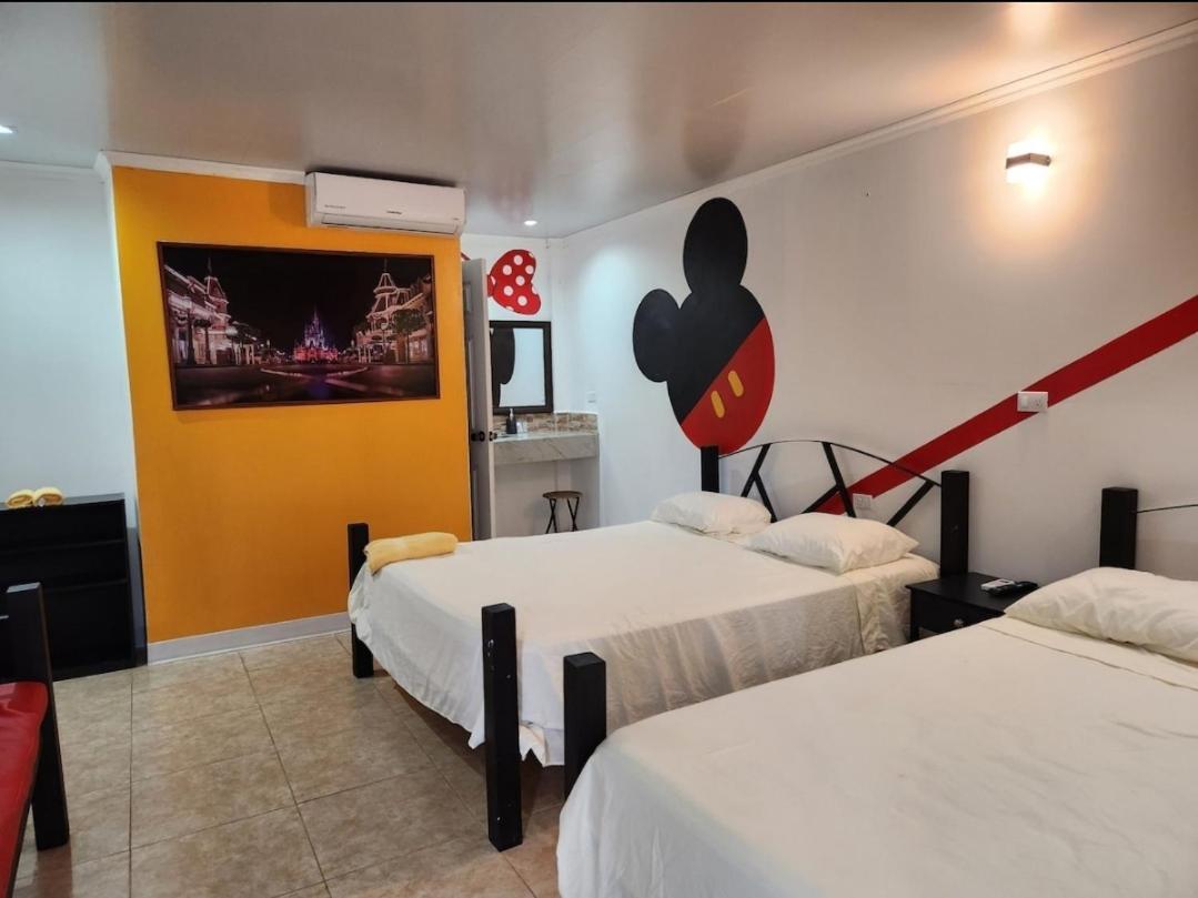 Wally World Inn Comayagua Bagian luar foto