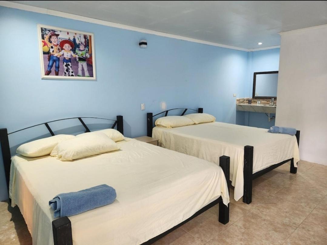 Wally World Inn Comayagua Bagian luar foto